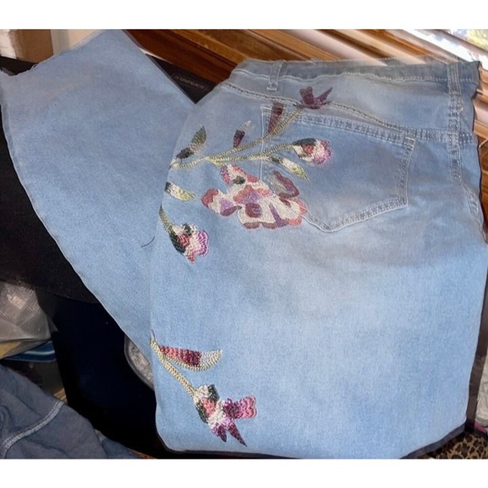 Venus Embroidered Stretch Blue Jeans Sz 16-18